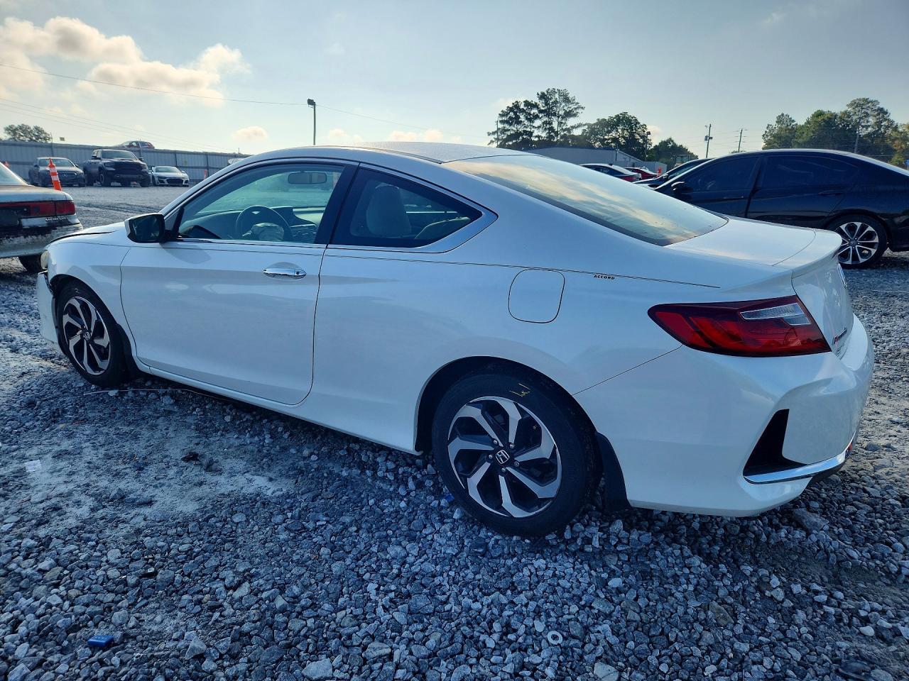 Honda Accord Coupe - zdjęcie 2