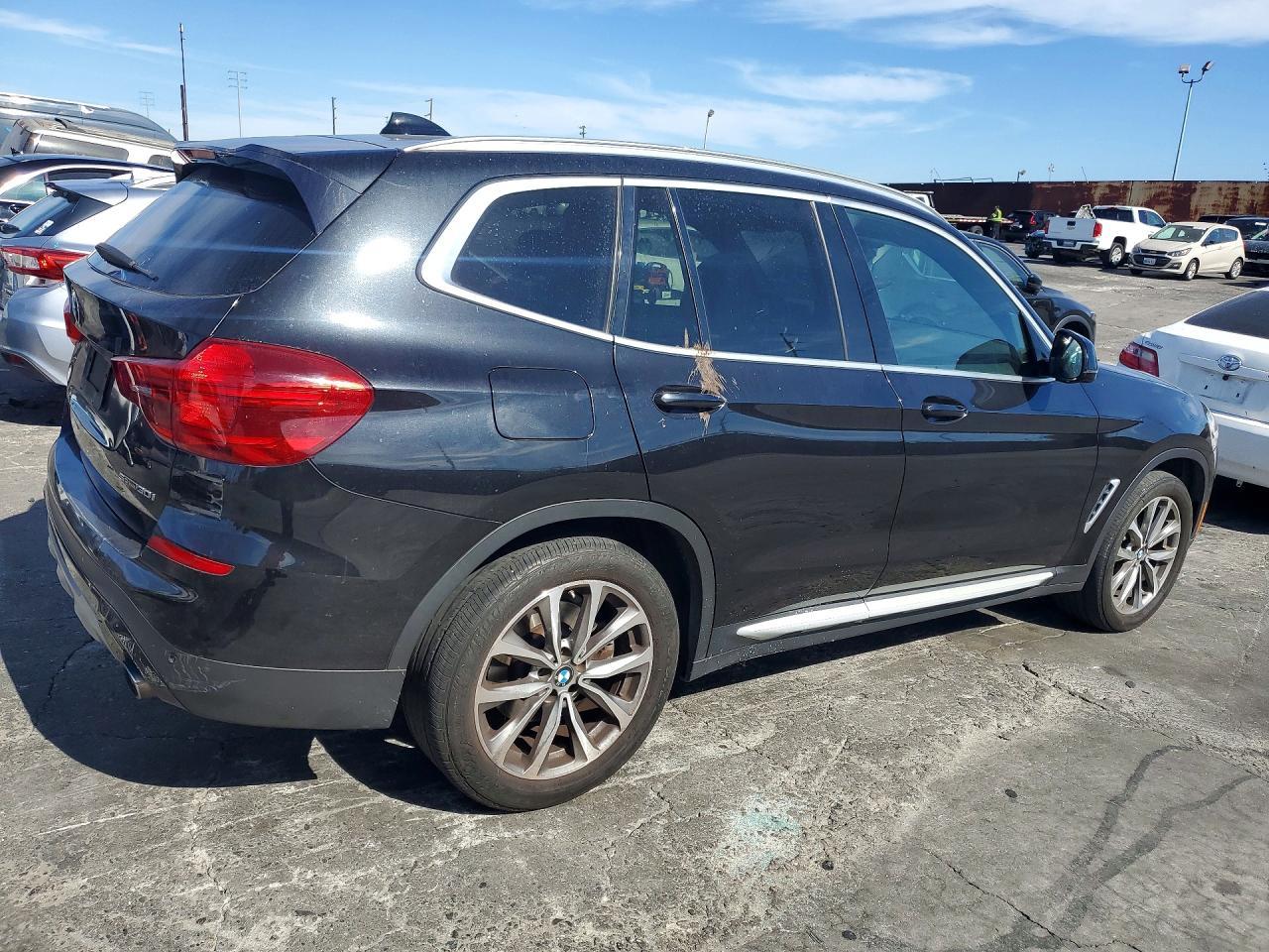 2019 BMW X3 Sdrive30I - zdjęcie 3