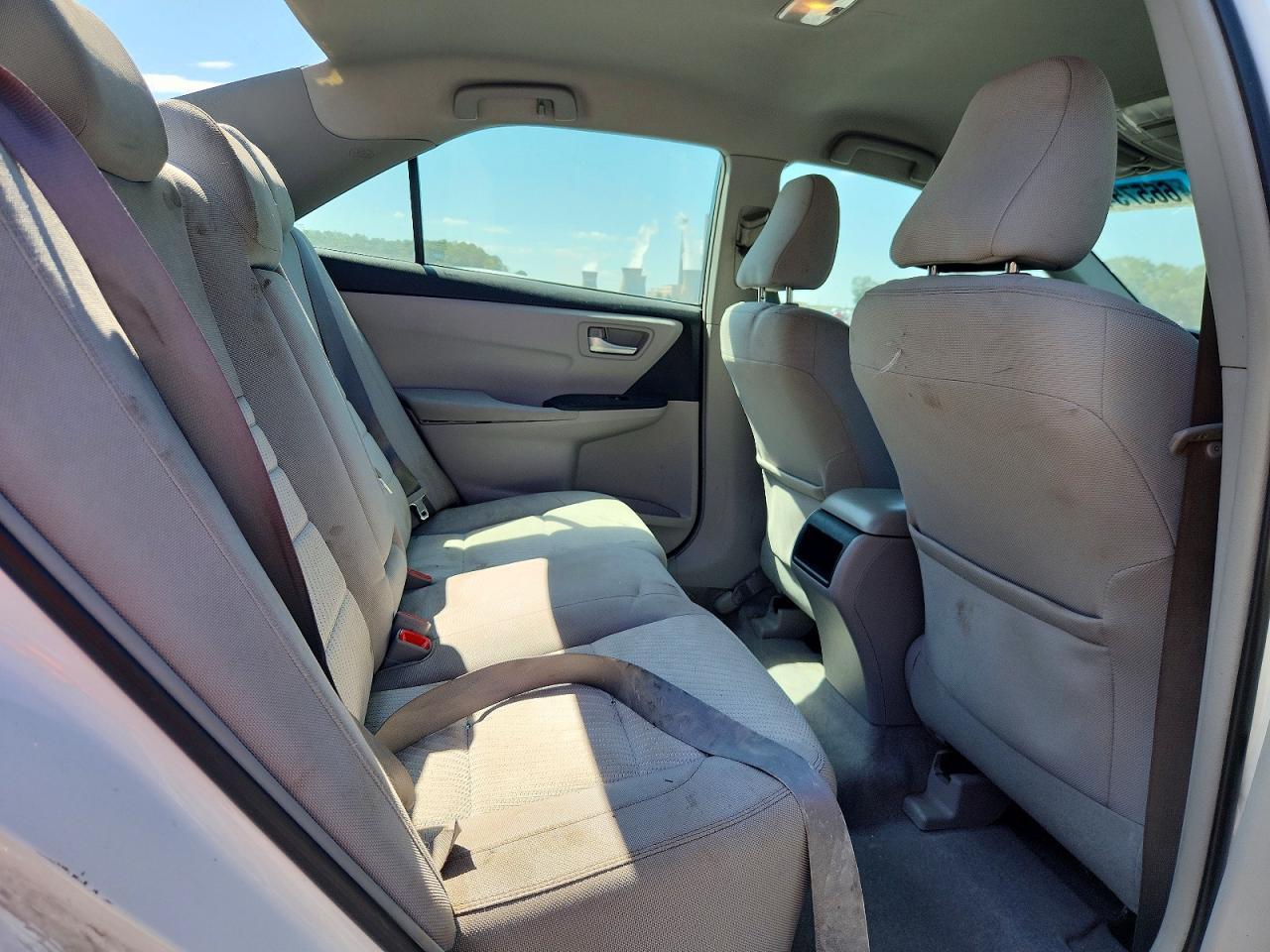 2017 Toyota Camry Le - zdjęcie 10