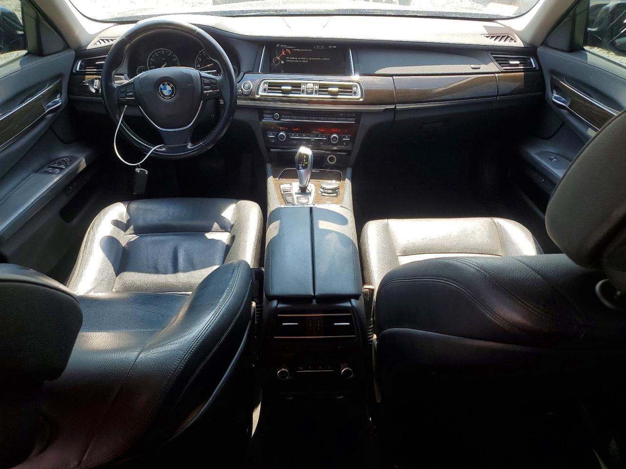 2015 BMW Seria 7 740Li - zdjęcie 8