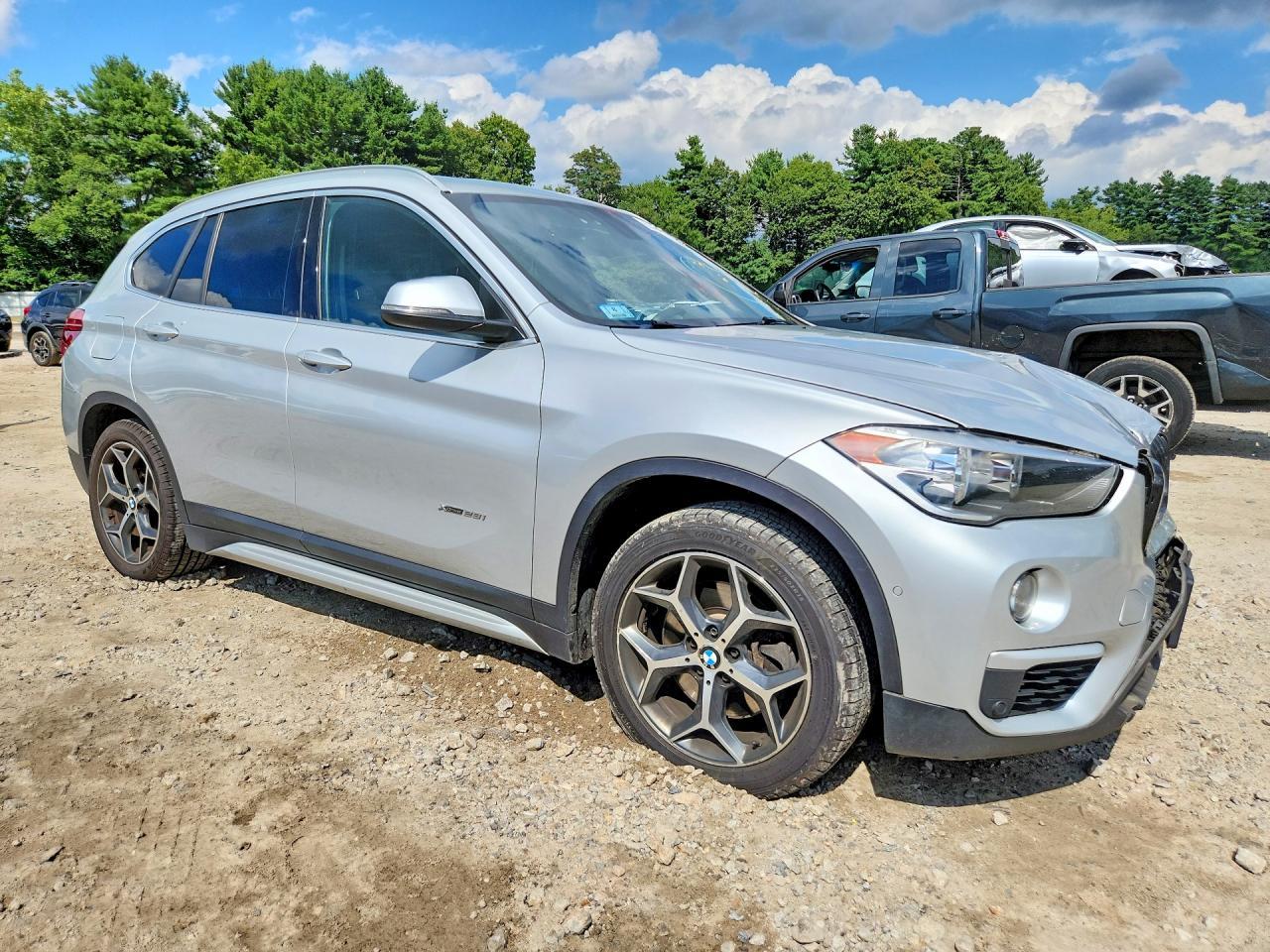 2016 BMW X1 xDrive28I - zdjęcie 4