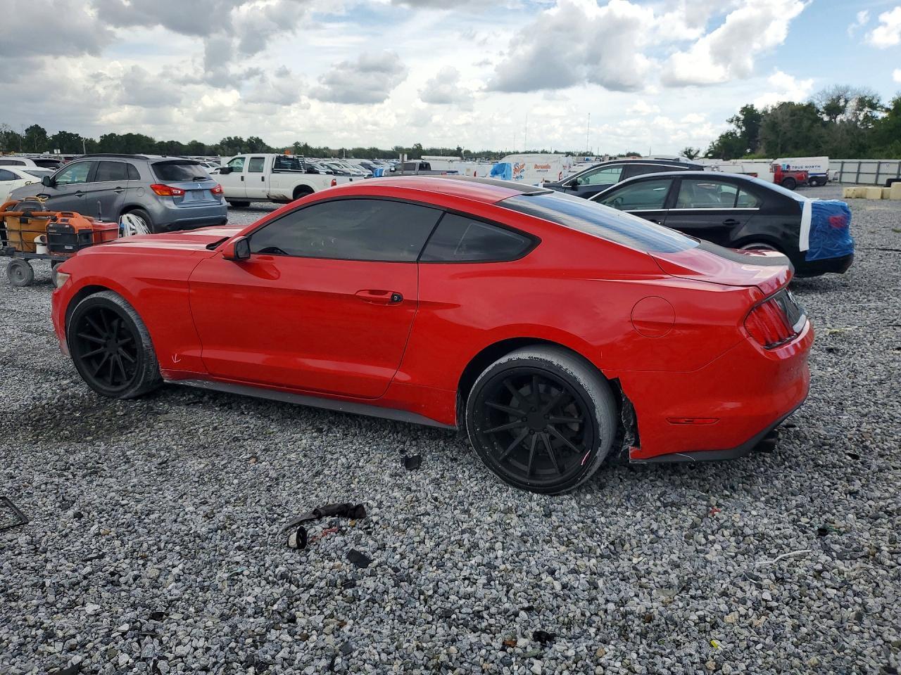 2016 Ford Mustang - zdjęcie 2