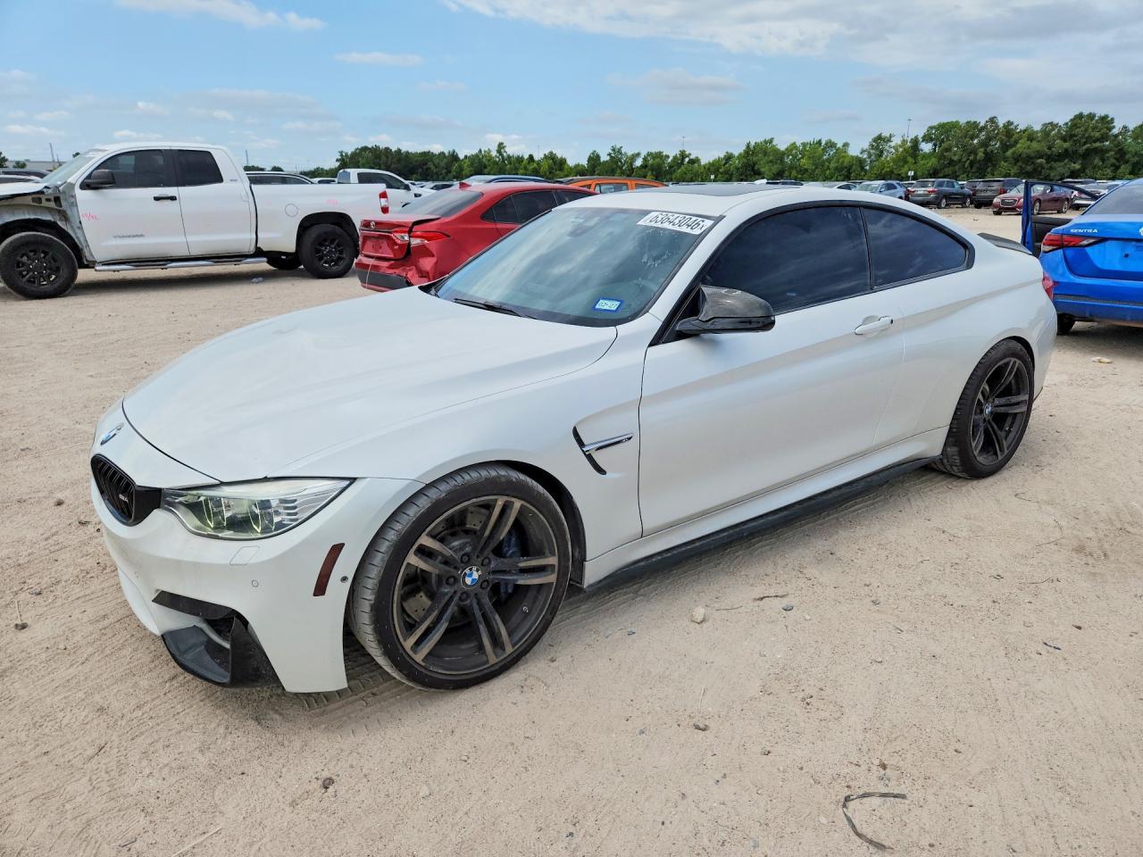 2015 BMW M4 - zdjęcie główne