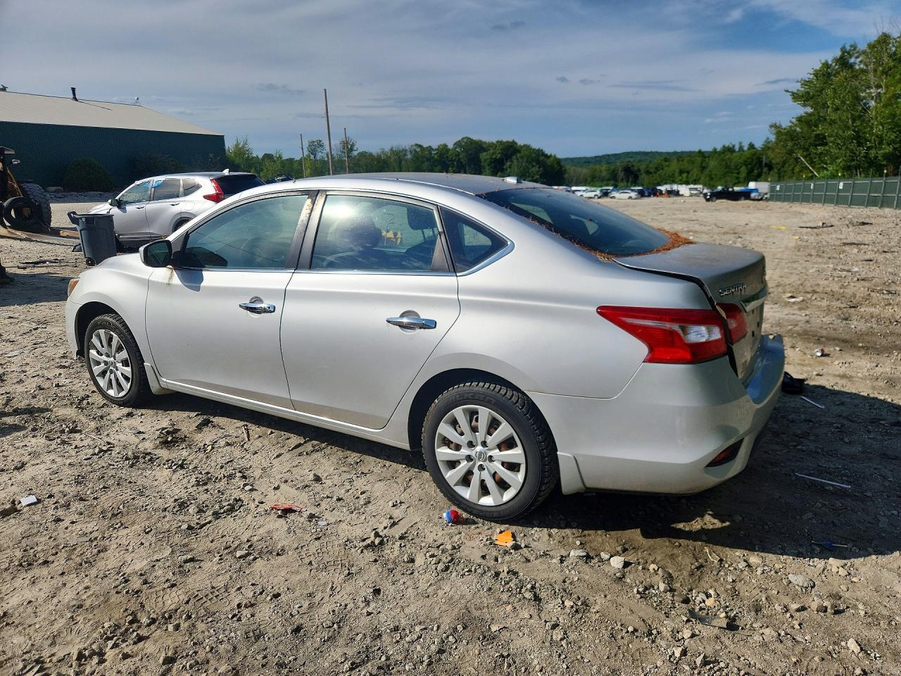 2017 Nissan Sentra Sv - zdjęcie 2