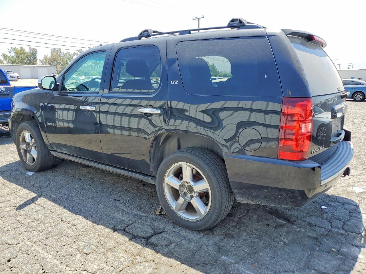 2014 Chevrolet Tahoe K1500 Ltz - zdjęcie 2