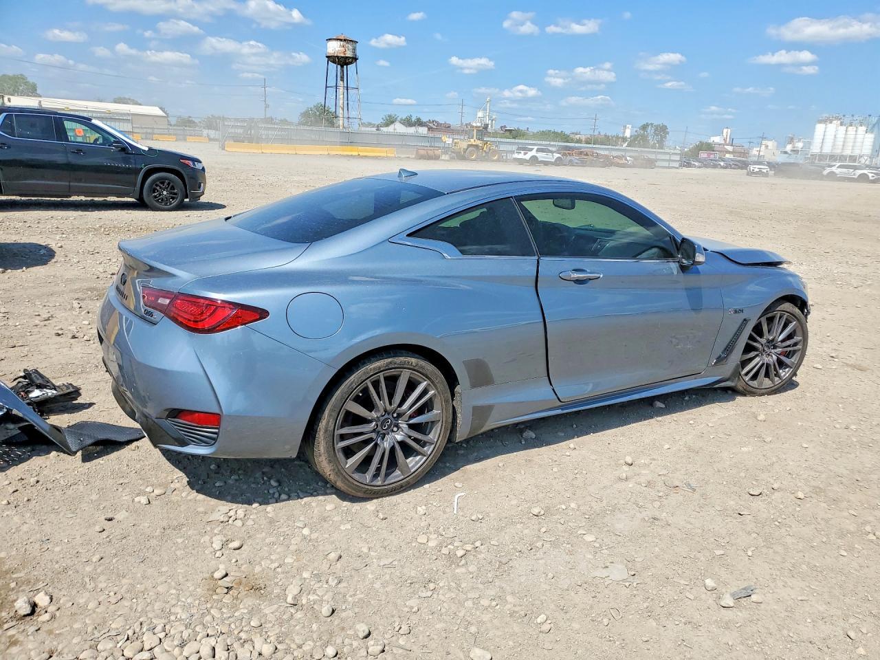 2017 Infiniti Q60 Red Sport 400 - zdjęcie 3
