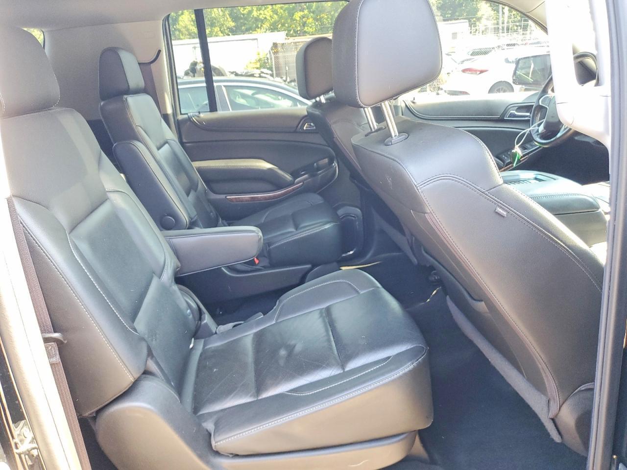 2017 Chevrolet Suburban K1500 Premier - zdjęcie 11
