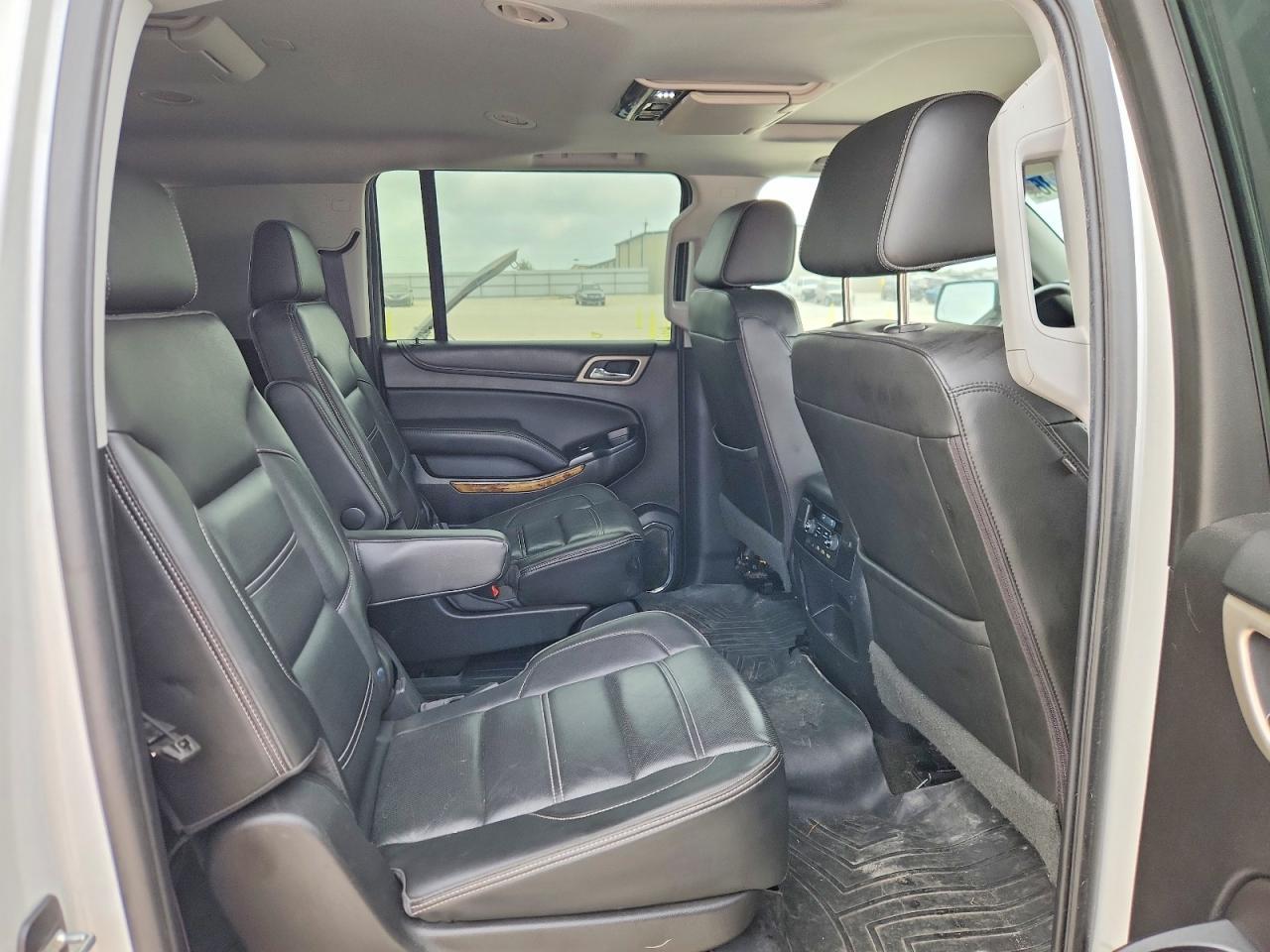 2017 GMC Yukon Xl Denali - zdjęcie 10