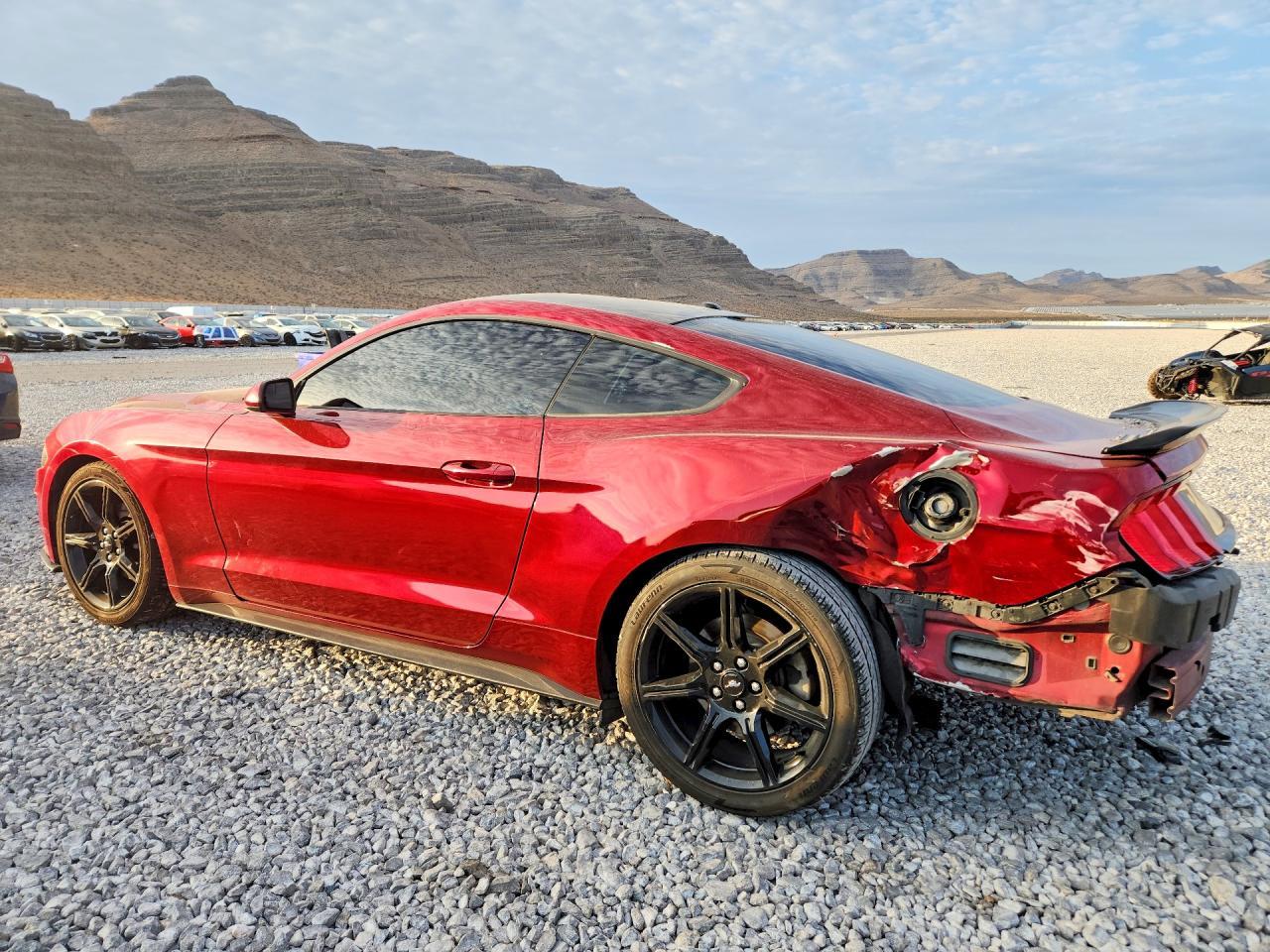 2019 Ford Mustang - zdjęcie 2