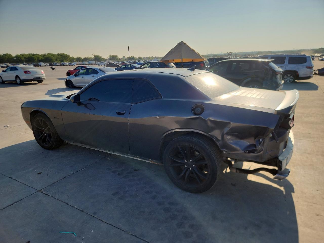 2016 Dodge Challenger R/T - zdjęcie 2