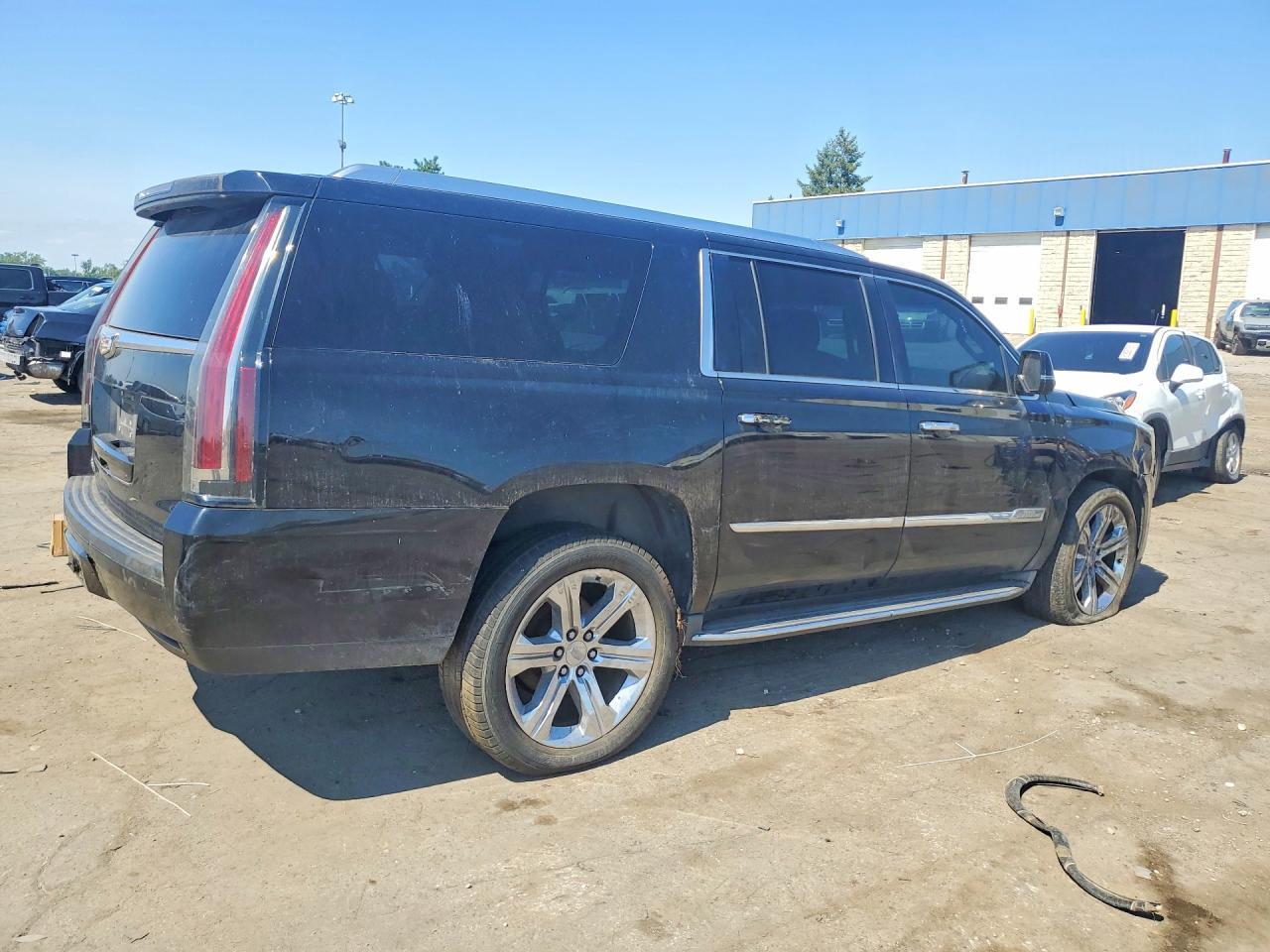 2016 Cadillac Escalade Esv Luxury - zdjęcie 3