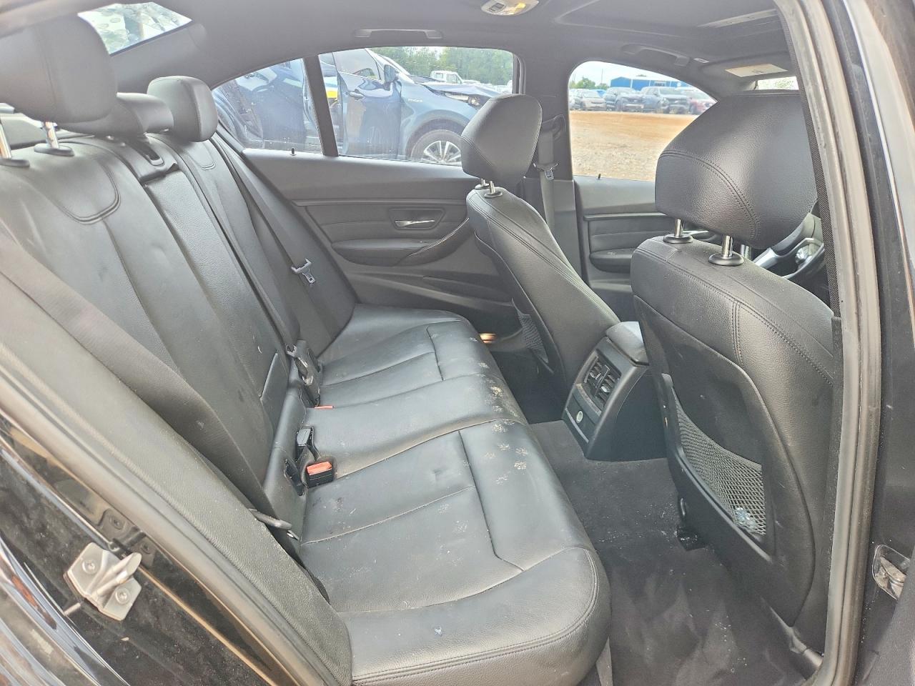 2015 BMW 328 I - zdjęcie 10