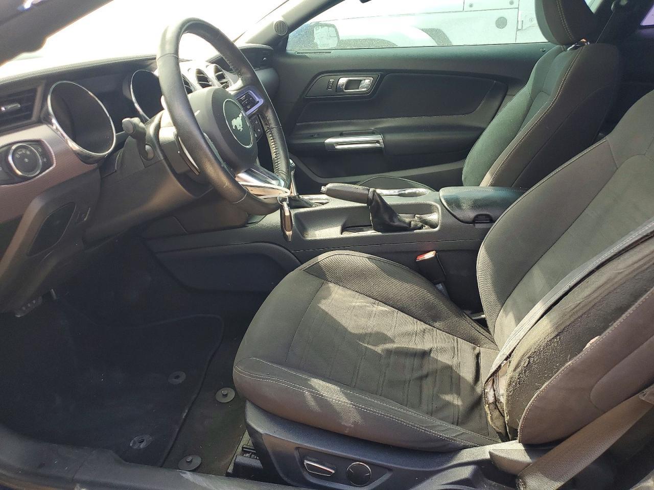 2016 Ford Mustang - zdjęcie 7