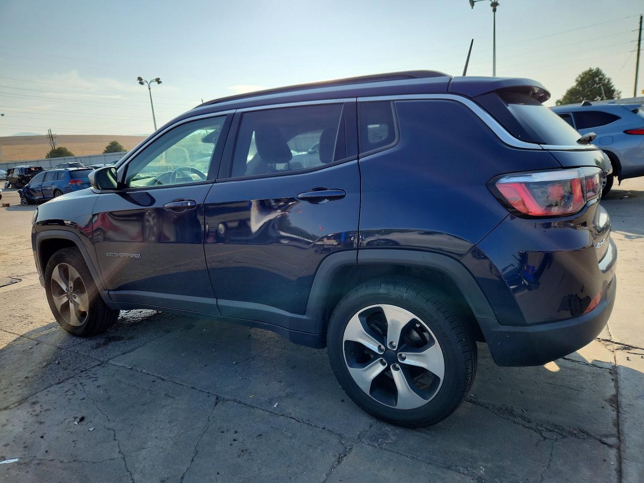 2018 Jeep Compass Latitude - zdjęcie 2