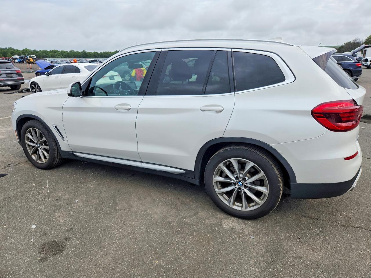 2019 BMW X3 xDrive30I - zdjęcie 2