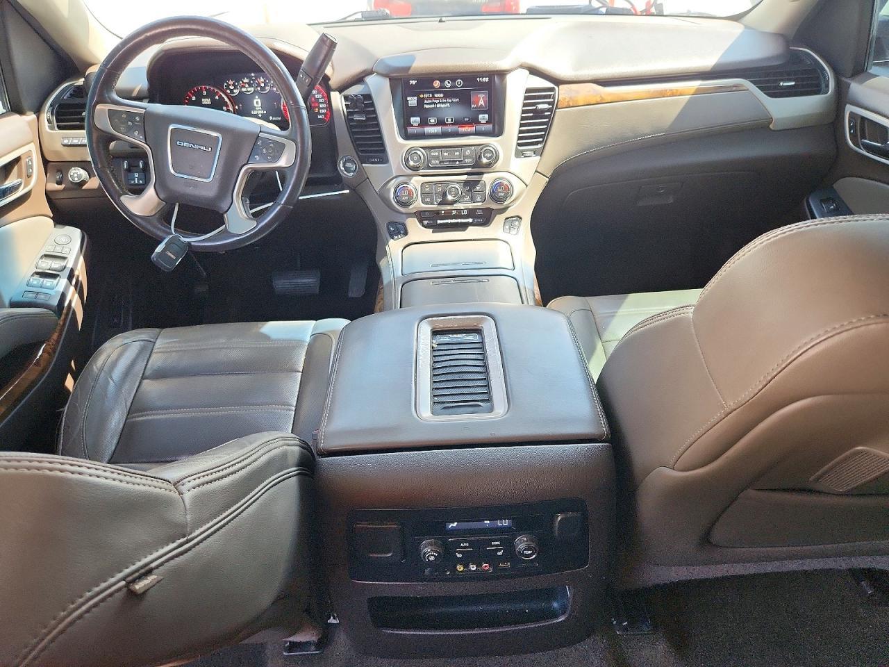 2015 GMC Yukon Denali - zdjęcie 8