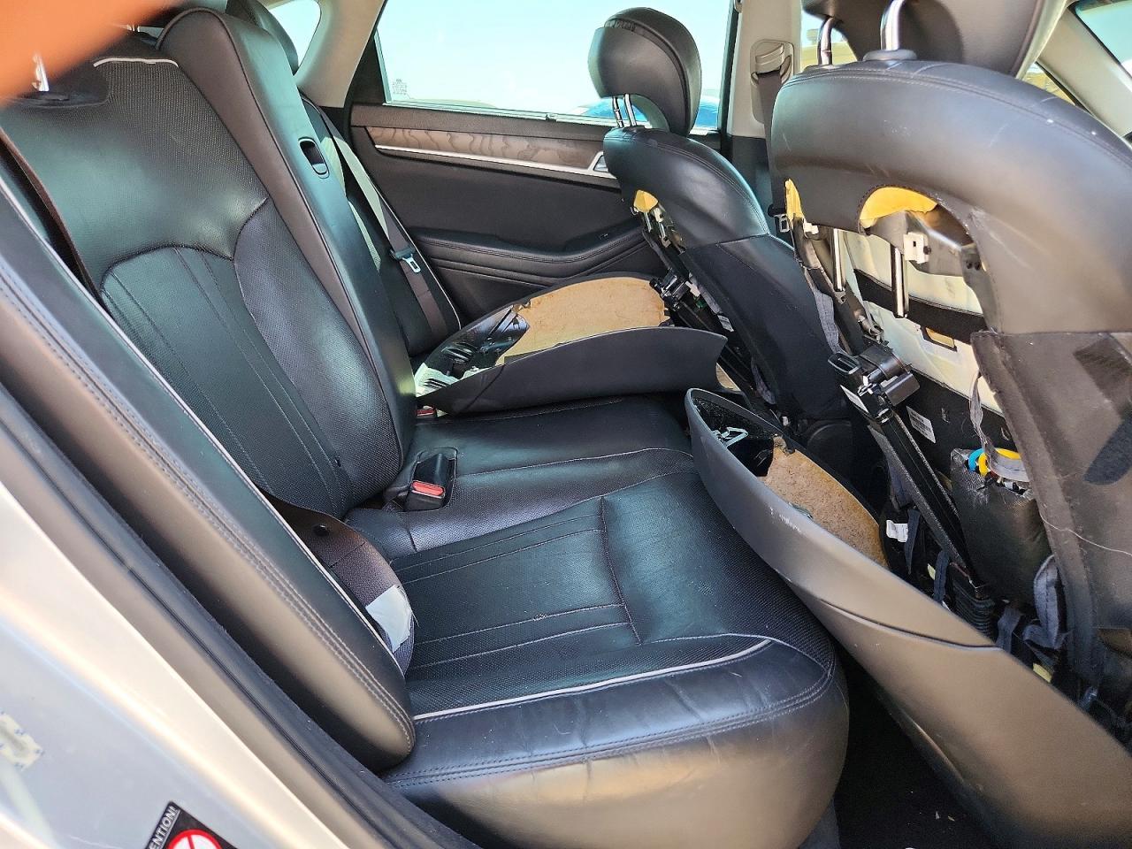 2015 Hyundai Genesis 3.8L - zdjęcie 11