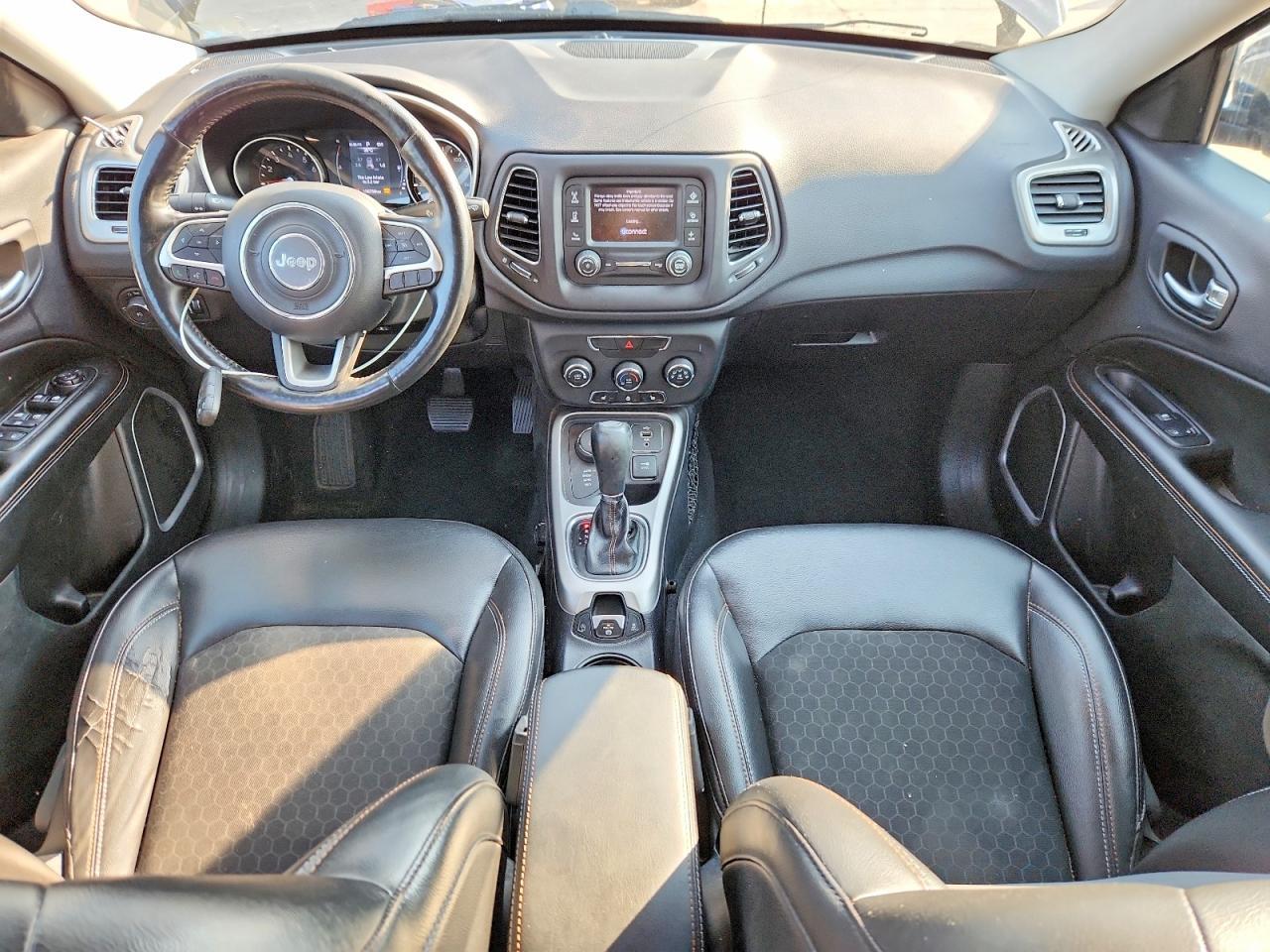 2018 Jeep Compass Latitude - zdjęcie 8