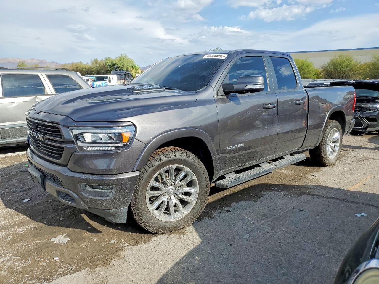 2020 Ram 1500 Laramie - zdjęcie główne