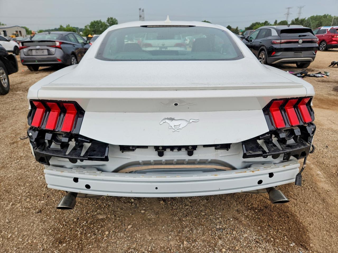 2024 Ford Mustang - zdjęcie 6