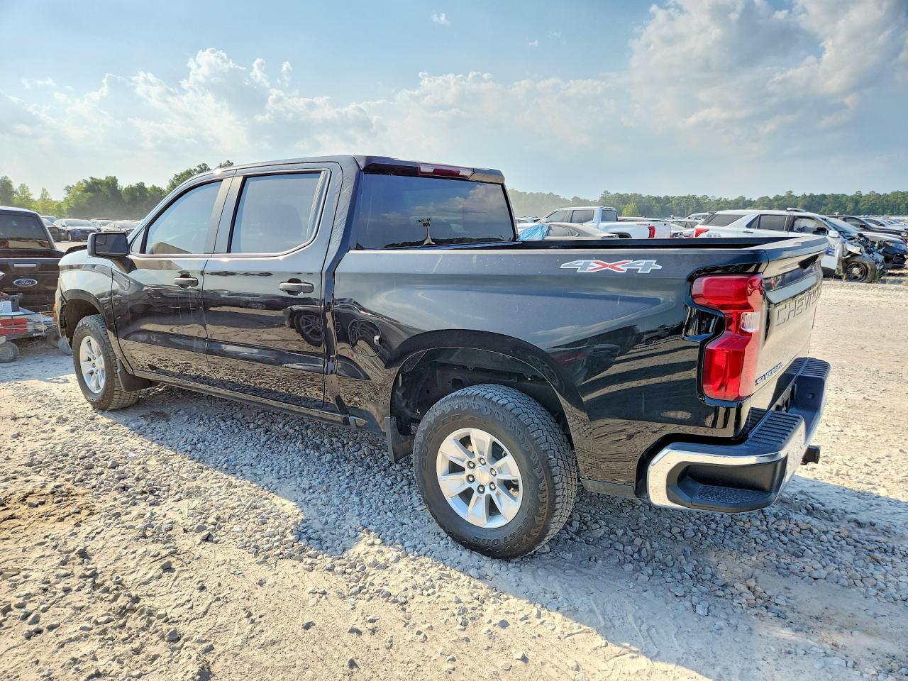 2024 Chevrolet Silverado K1500 - zdjęcie 2