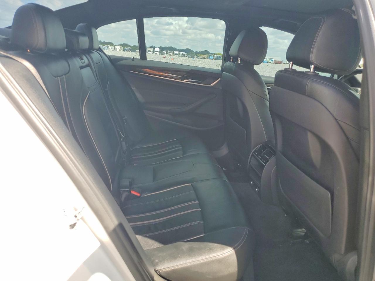 2018 BMW 530 I - zdjęcie 10