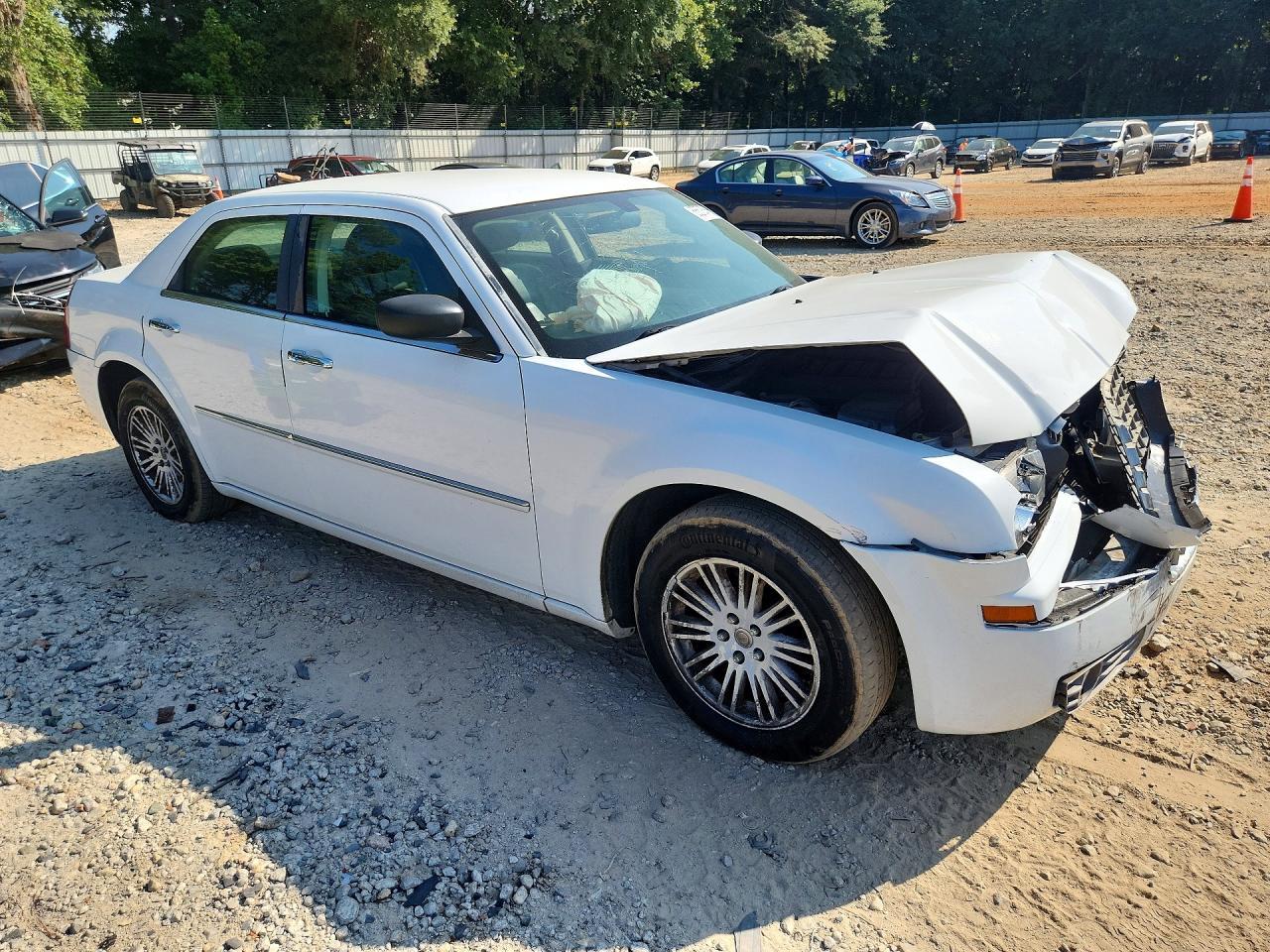 2021 Chrysler 300 Touring - zdjęcie 4