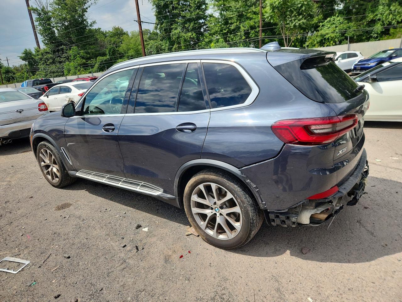 2019 BMW X5 xDrive40I - zdjęcie 2