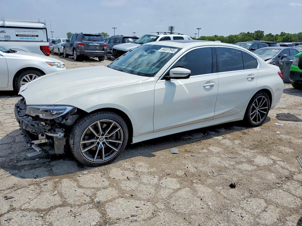 2020 BMW Seria 3 330i - zdjęcie główne