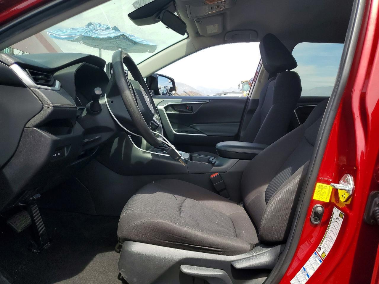 2021 Toyota Rav4 Le - zdjęcie 7