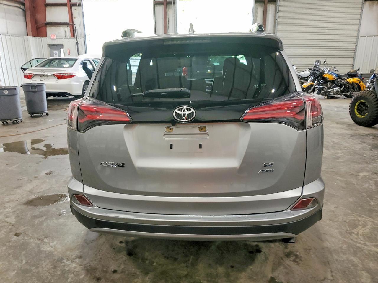 2018 Toyota Rav4 Se - zdjęcie 6