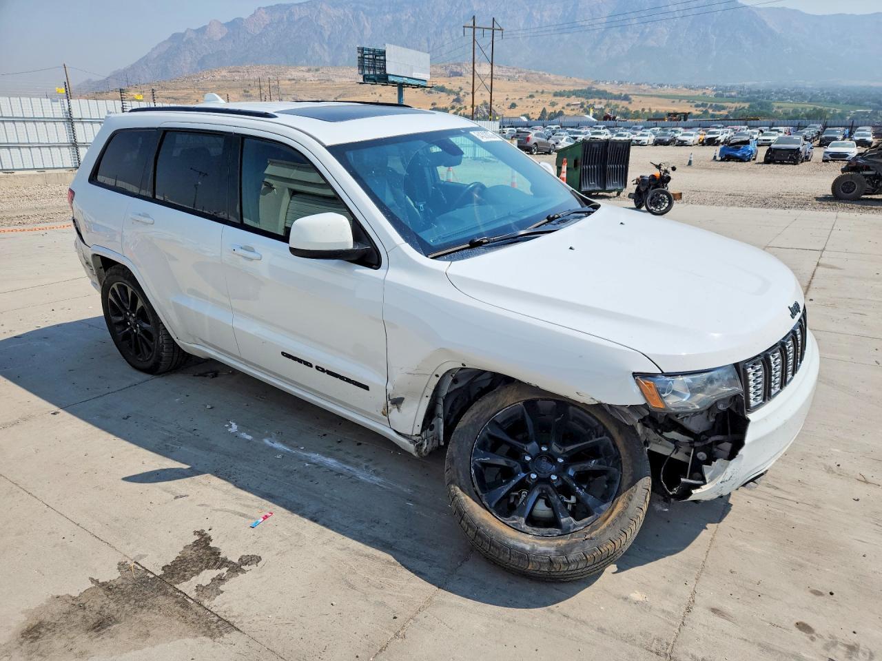 2019 Jeep Grand Cherokee Laredo - zdjęcie 4