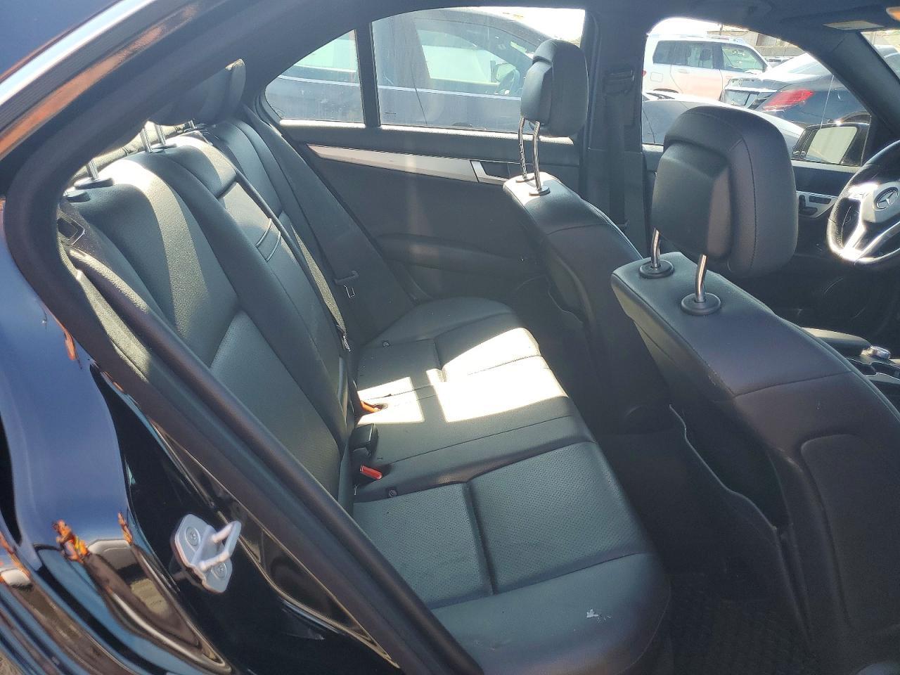 2014 Mercedes-Benz C 300 4Matic - zdjęcie 10