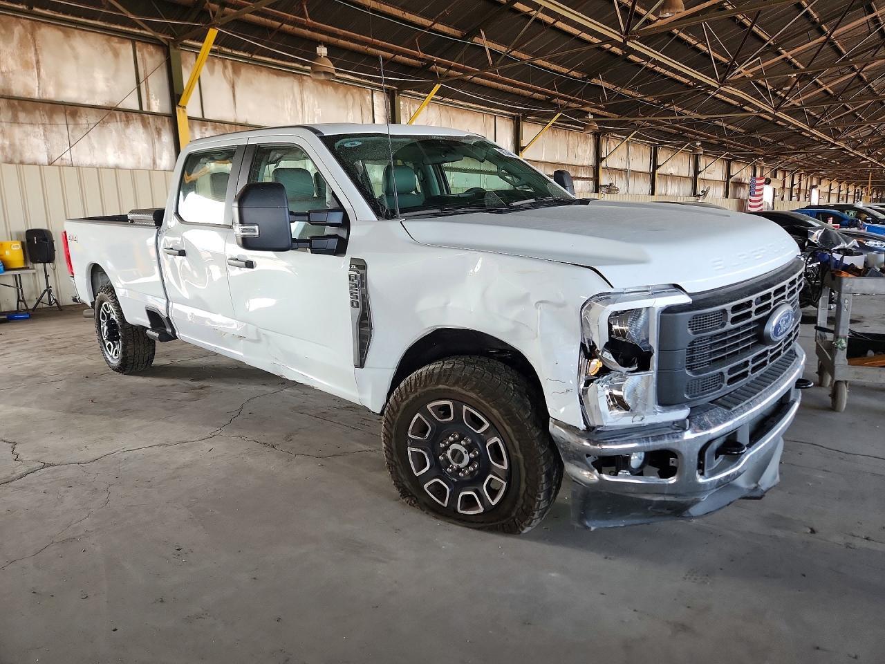 2026 Ford F250 - zdjęcie 4