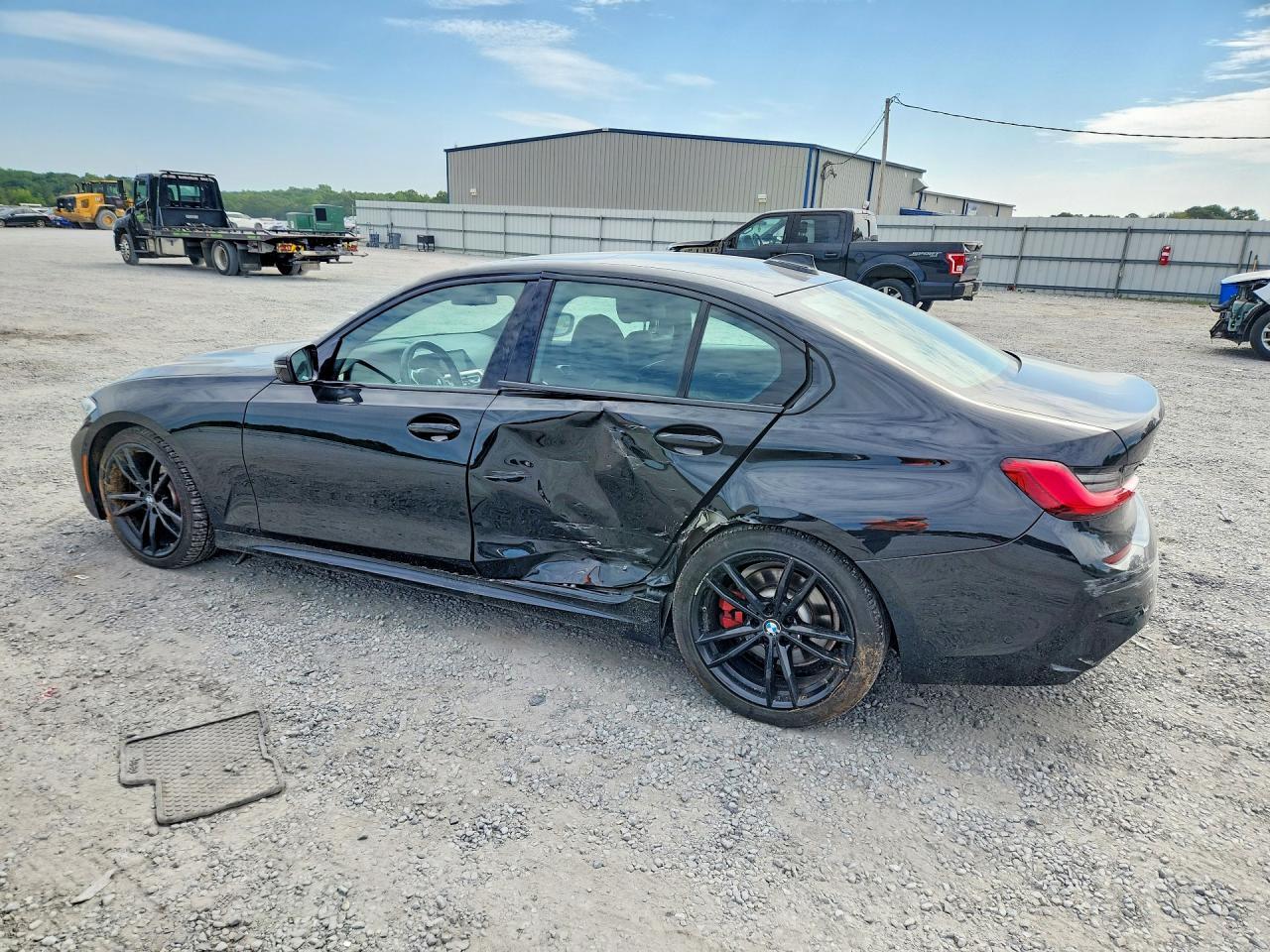 2021 BMW 330I - zdjęcie 2