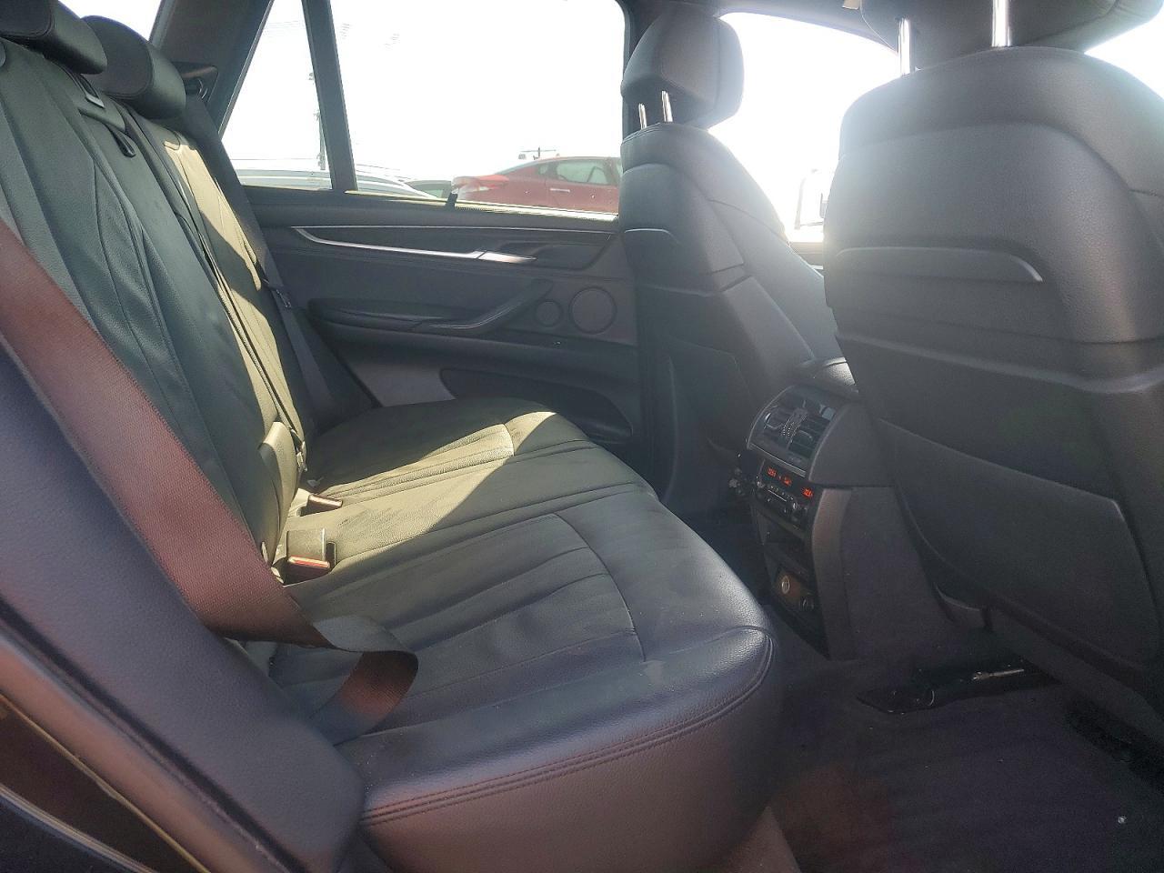 2015 BMW X5 xDrive50I - zdjęcie 11