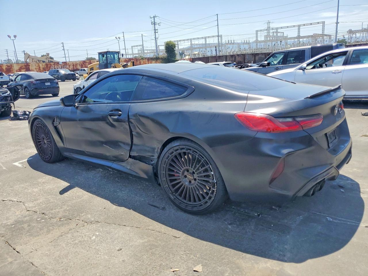 2024 BMW M8 - zdjęcie 2
