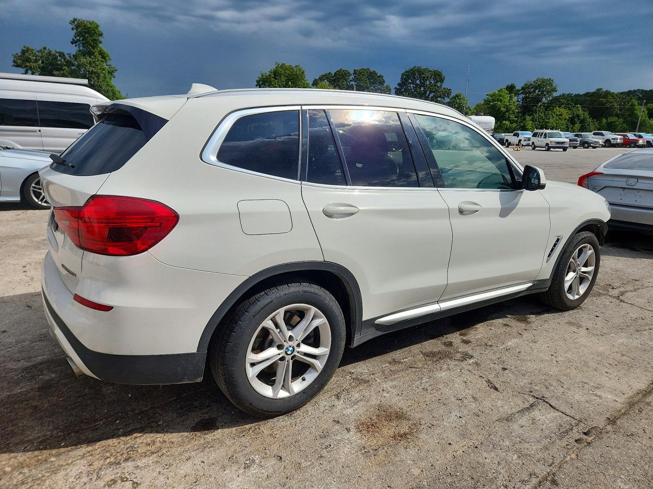 2019 BMW X3 Sdrive30I - zdjęcie 3