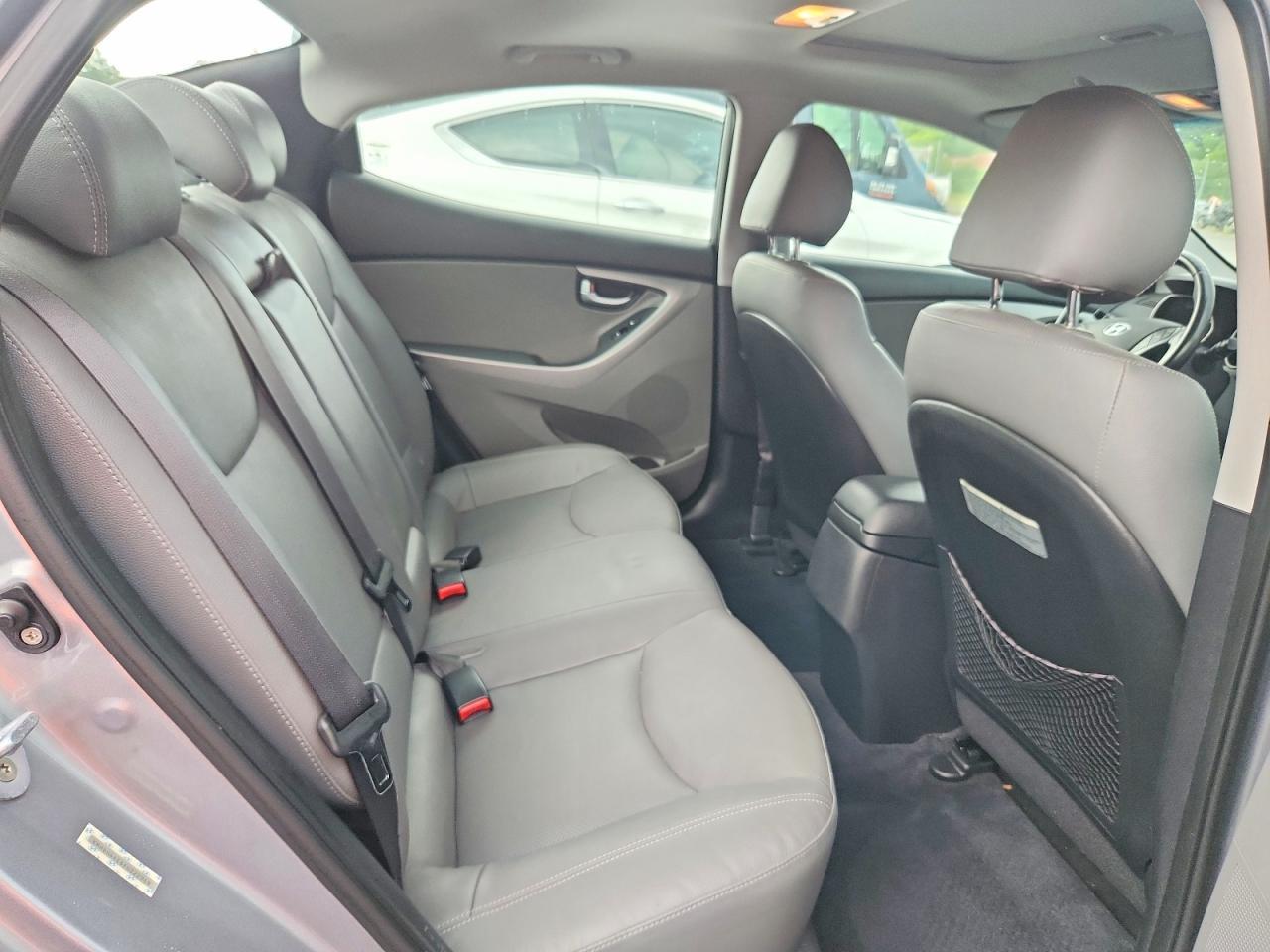2015 Hyundai Elantra Limited - zdjęcie 10