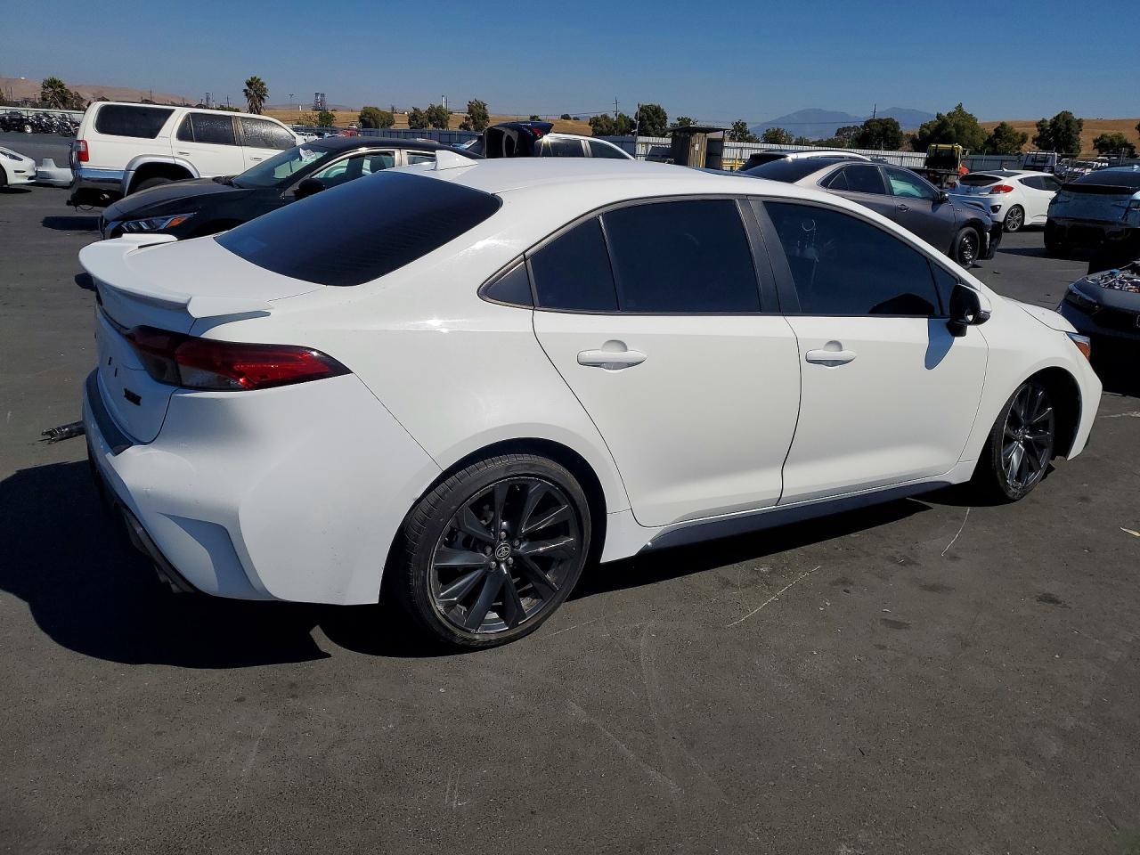 2024 Toyota Corolla Xse - zdjęcie 3