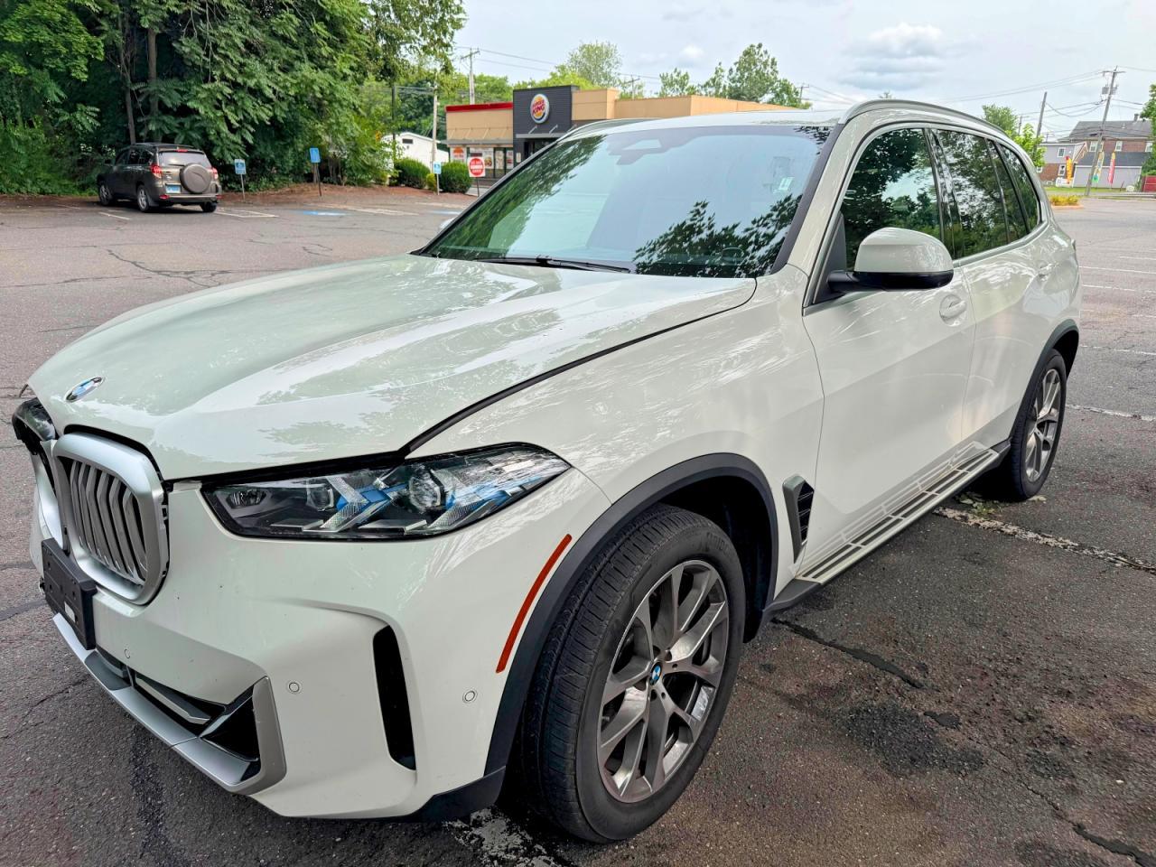 2026 BMW X5 xDrive40I - zdjęcie główne