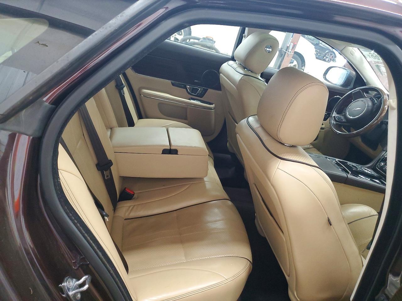 2016 Jaguar Xj - zdjęcie 10