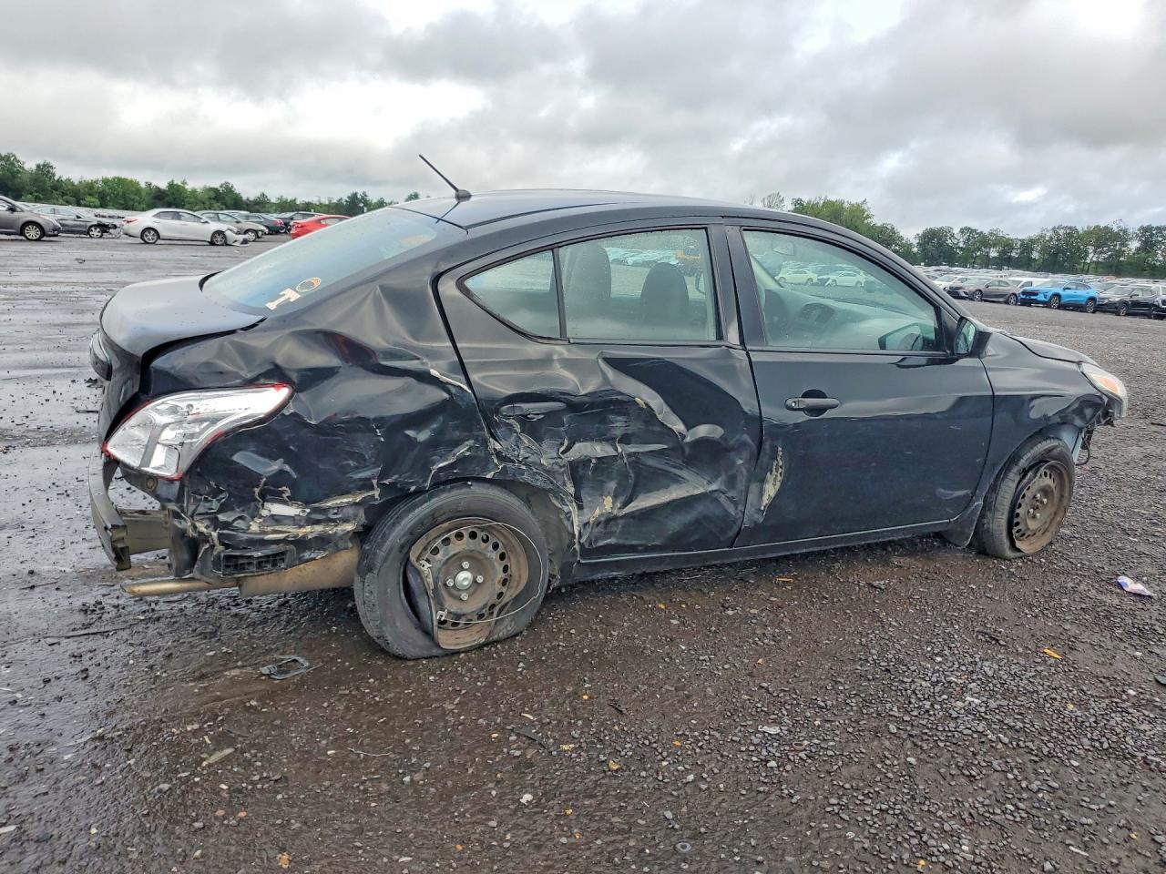 2017 Nissan Versa 1.6 S - zdjęcie 3