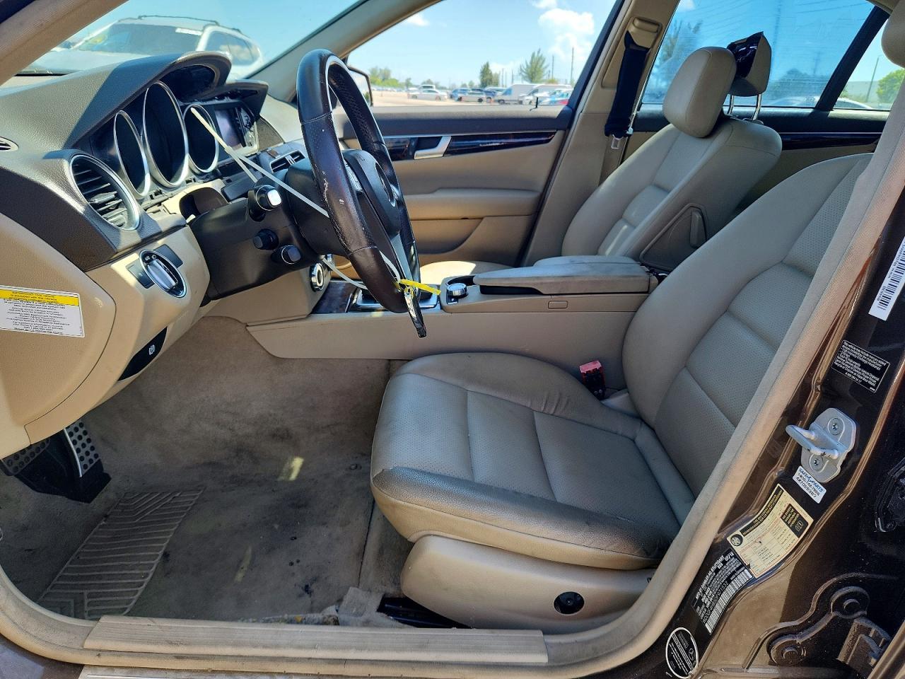 2013 Mercedes-Benz C 250 - zdjęcie 7