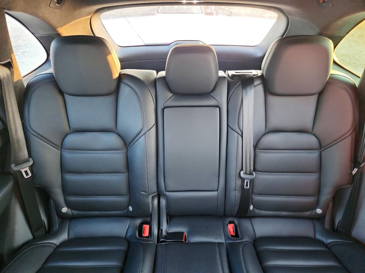 2015 Porsche Cayenne Turbo - zdjęcie 10