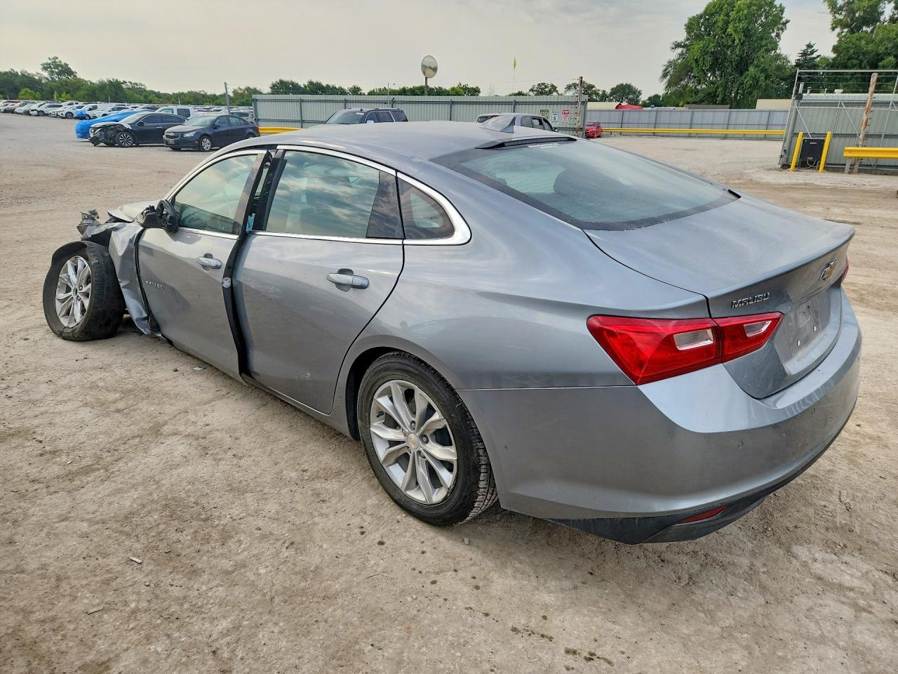 2024 Chevrolet Malibu Lt - zdjęcie 2