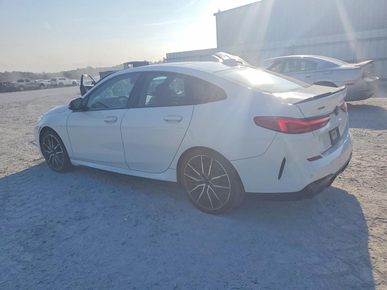 2020 BMW Seria 2 M235i - zdjęcie 2