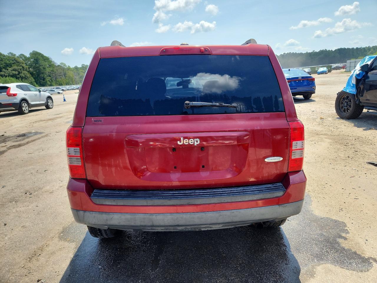 2014 Jeep Patriot Latitude - zdjęcie 6