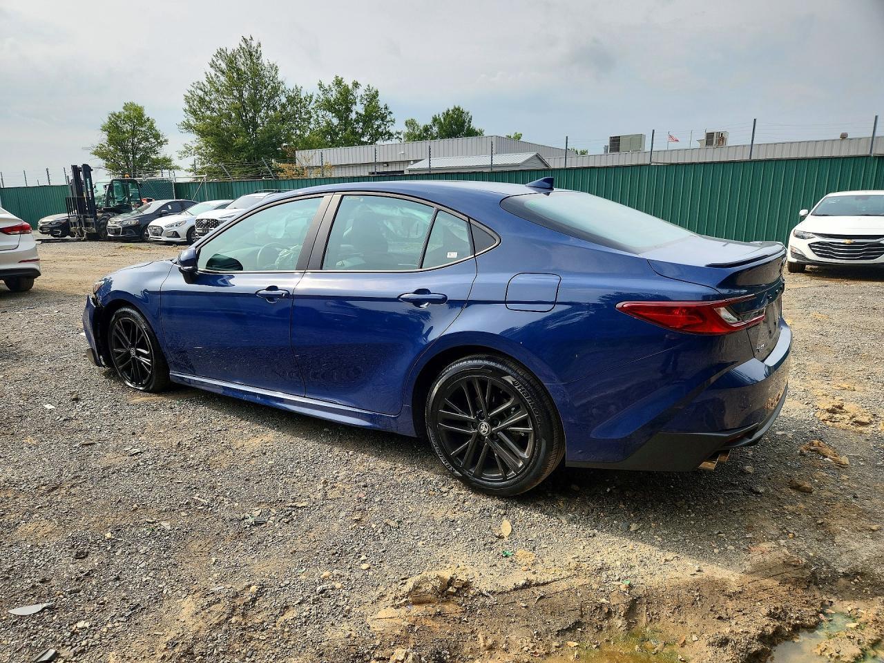 Toyota Camry - zdjęcie 2