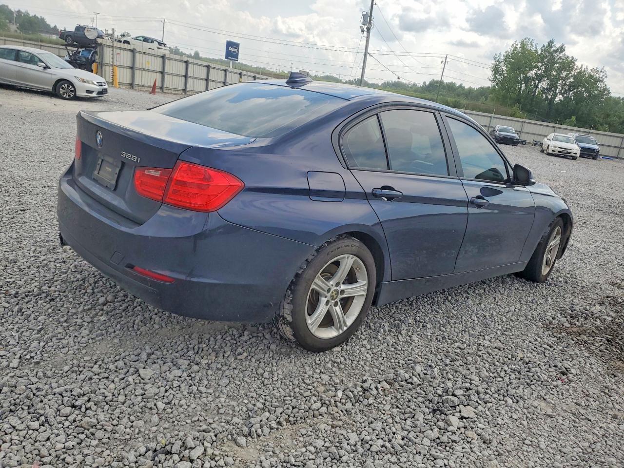 2013 BMW 328 I - zdjęcie 3